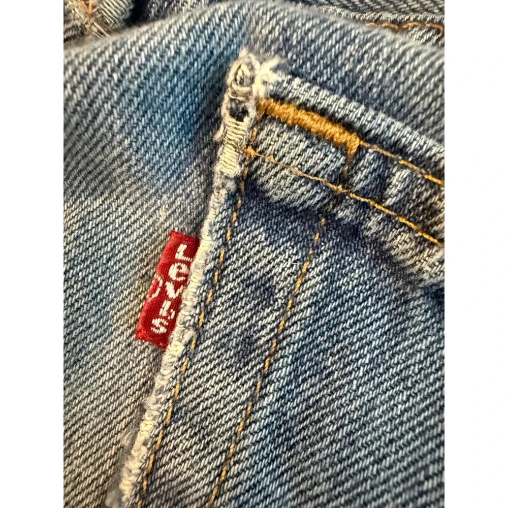 Levis 505 Regular Fit Straight Leg Jeans Mens 31x30 Medium Wash Blue Denim